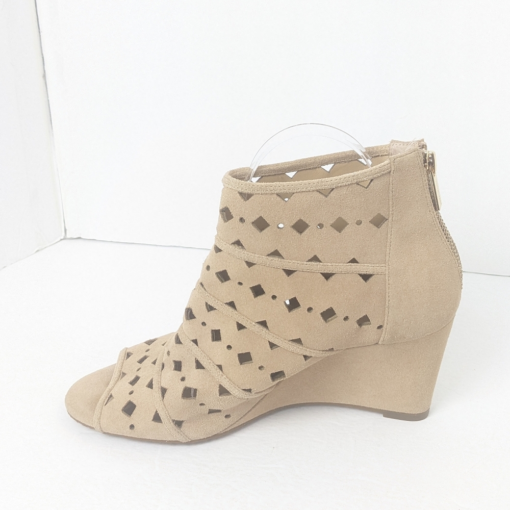 Michael Kors Uma Wedge - Picture 10 of 16